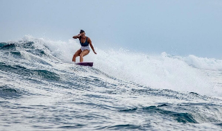 Uccisa da un'aguglia mentre faceva surf